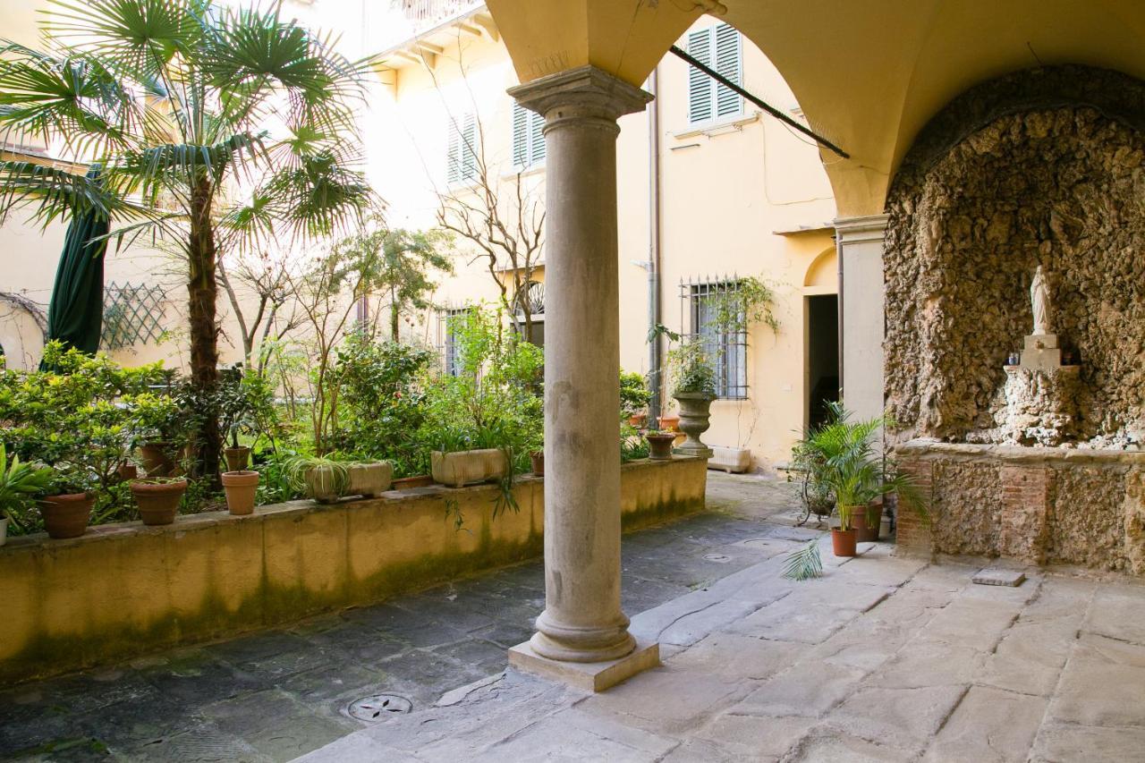 Cynthia'S Garden - Apartment With Private Garden In Santa Croce Флоренция Екстериор снимка