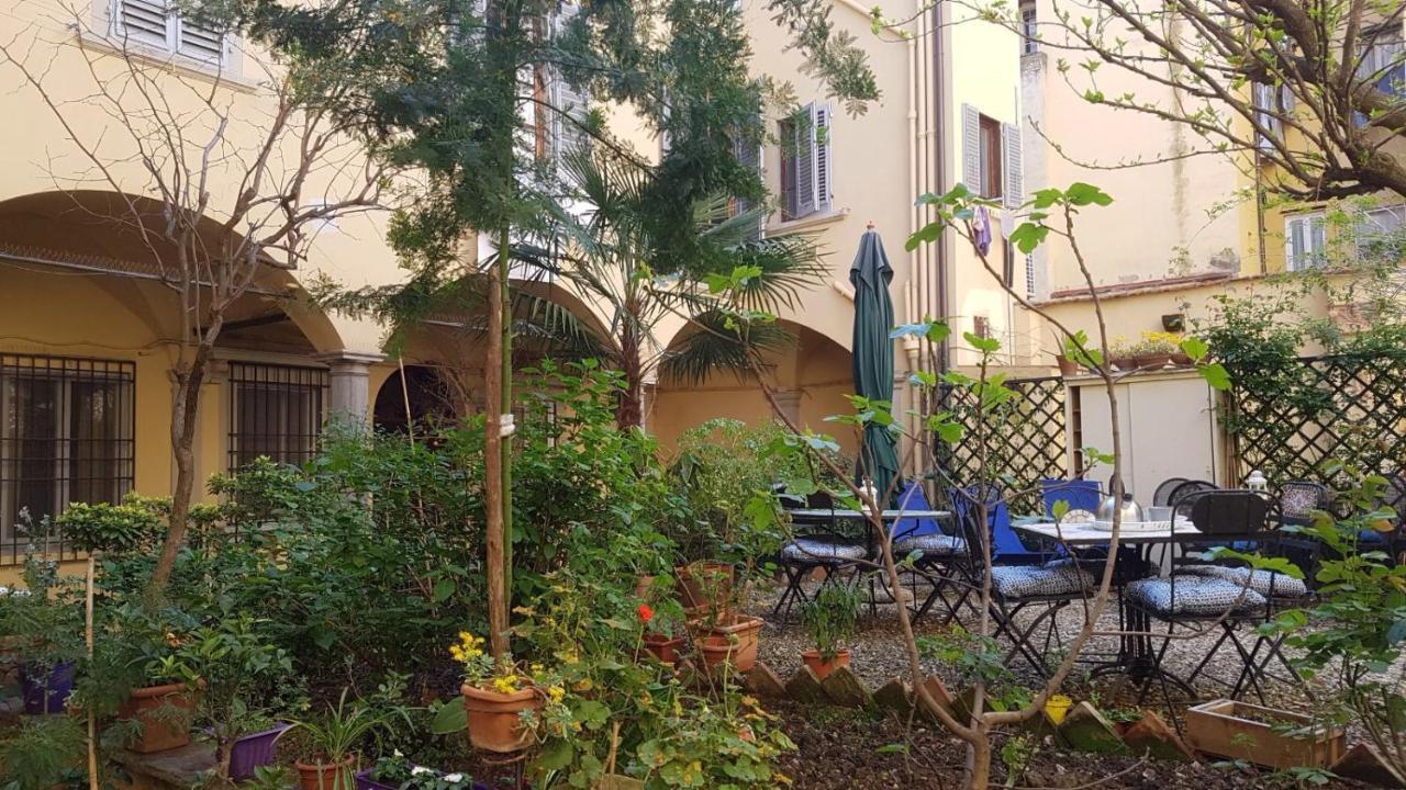 Cynthia'S Garden - Apartment With Private Garden In Santa Croce Флоренция Екстериор снимка
