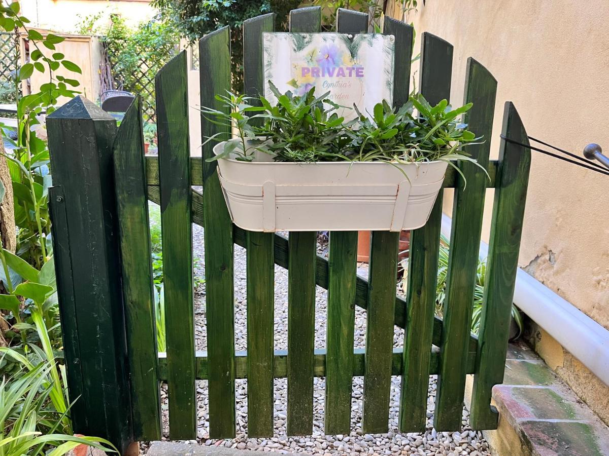 Cynthia'S Garden - Apartment With Private Garden In Santa Croce Флоренция Екстериор снимка